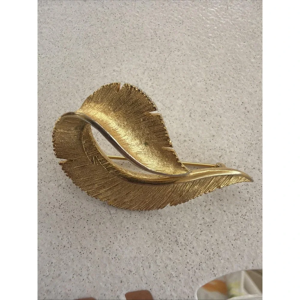 Gold Tone Sara Coventry Vintage Brooch